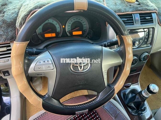 Toyota Corolla Altis số sàn màu Đen