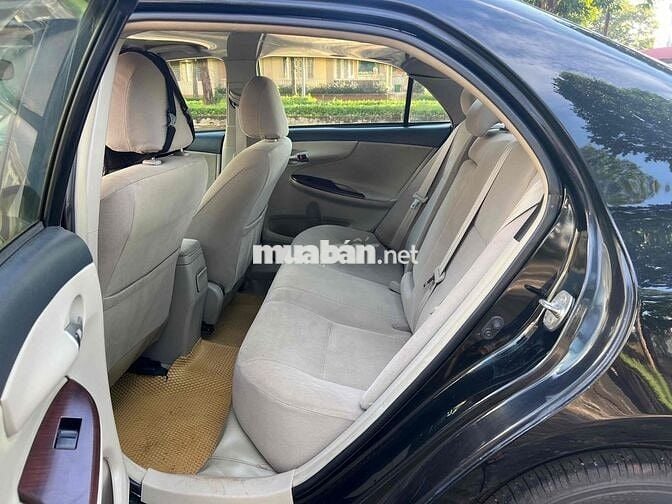 Toyota Corolla Altis số sàn màu Đen