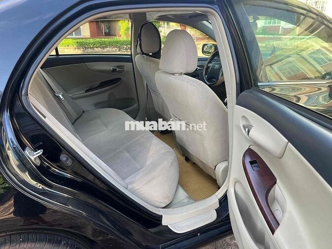 Toyota Corolla Altis số sàn màu Đen