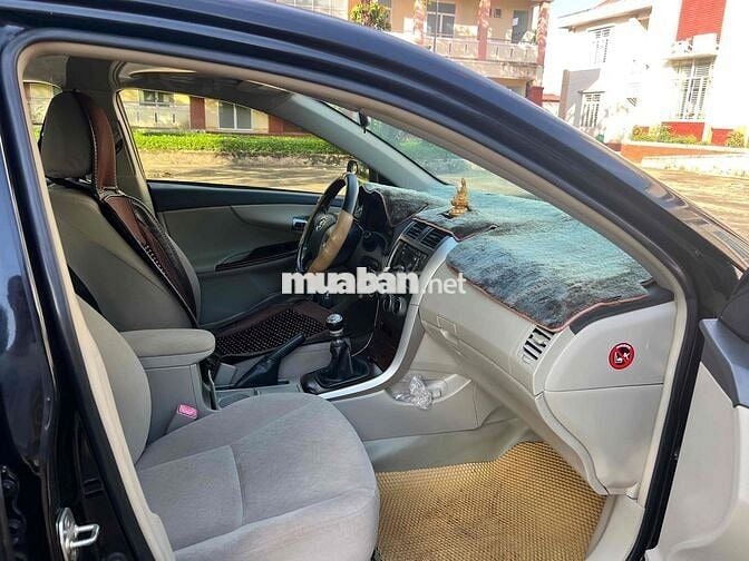 Toyota Corolla Altis số sàn màu Đen