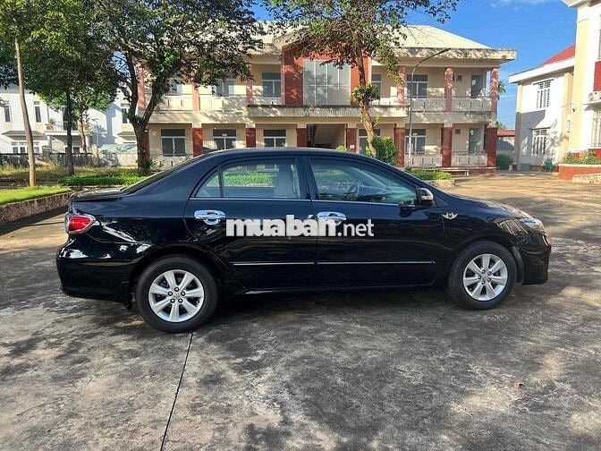 Toyota Corolla Altis số sàn màu Đen
