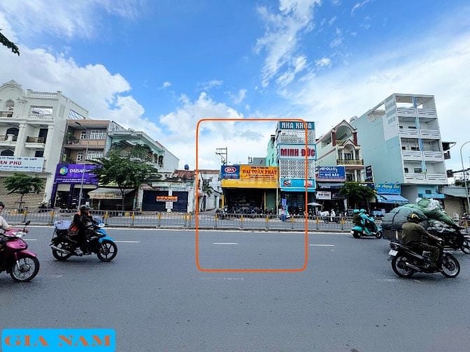 BÁN NHÀ GÓC 2 MẶT TIỀN KINH DOANH : 979 TÂN KỲ TÂN QUÝ - P. BHHA