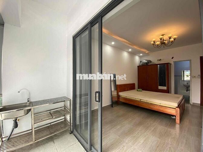 Cho Thuê Phòng Ban Công Cửa Sổ Full Nội Thất Ngay ĐH Công Thương