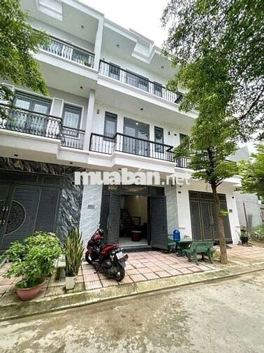 Nhà 1 trệt 2 lầu Full nội thất gần ngã 6 An phú