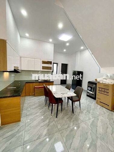 Nhà 1 trệt 2 lầu Full nội thất gần ngã 6 An phú