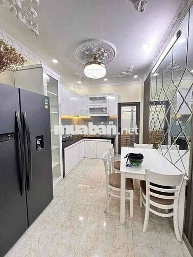 Cho Thuê Nhà Nguyên Căn 2PN2WC Full Nội Thất Giá Rẻ Ngay Trung Tâm Q7
