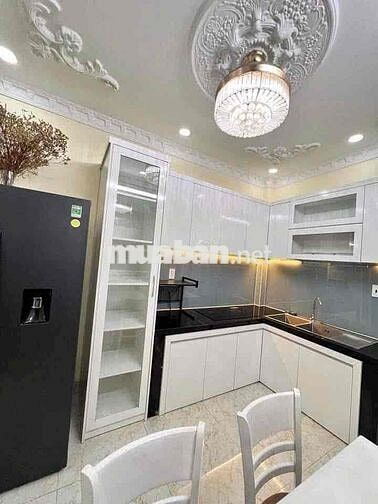 Cho Thuê Nhà Nguyên Căn 2PN2WC Full Nội Thất Giá Rẻ Ngay Trung Tâm Q7