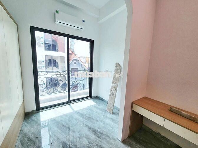 Bóc tem Siêu phẩm CCMN Full đồ xịn sò. ban công, máy giặt tại Cự Lộc