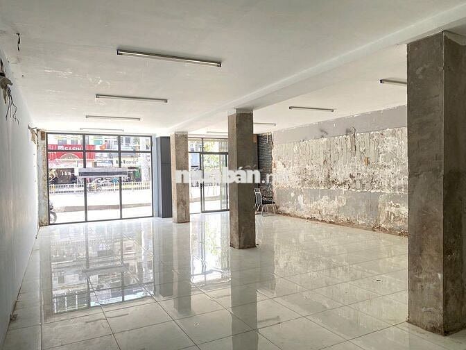 NGANG 8M *** QUẬN 1 - SỐ 206 TRẦN HƯNG ĐẠO, LỀ RỘNG 10M