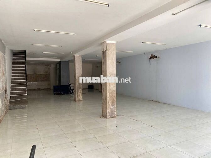 NGANG 8M *** QUẬN 1 - SỐ 206 TRẦN HƯNG ĐẠO, LỀ RỘNG 10M