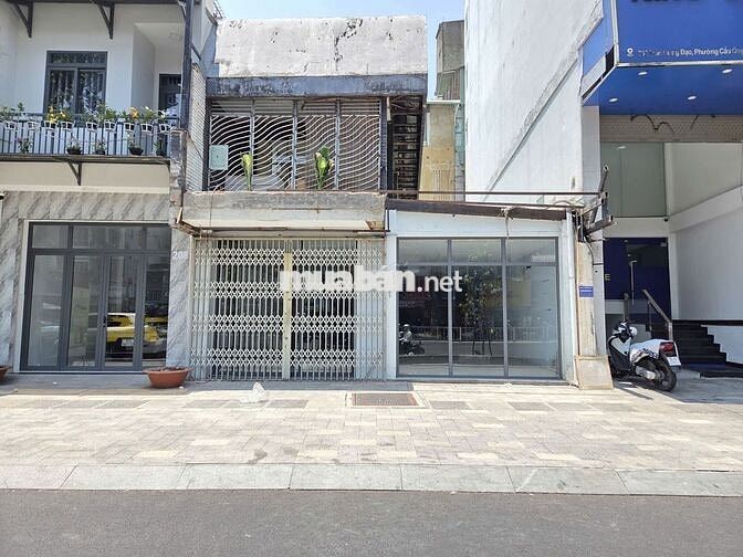 NGANG 8M *** QUẬN 1 - SỐ 206 TRẦN HƯNG ĐẠO, LỀ RỘNG 10M