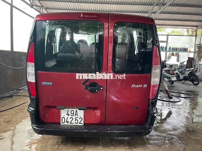 Fiat Doblo 7 chỗ màu Đỏ