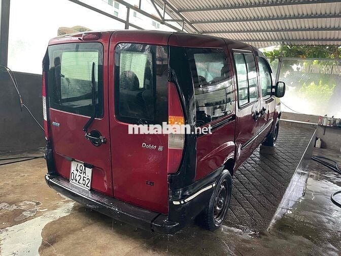 Fiat Doblo 7 chỗ màu Đỏ