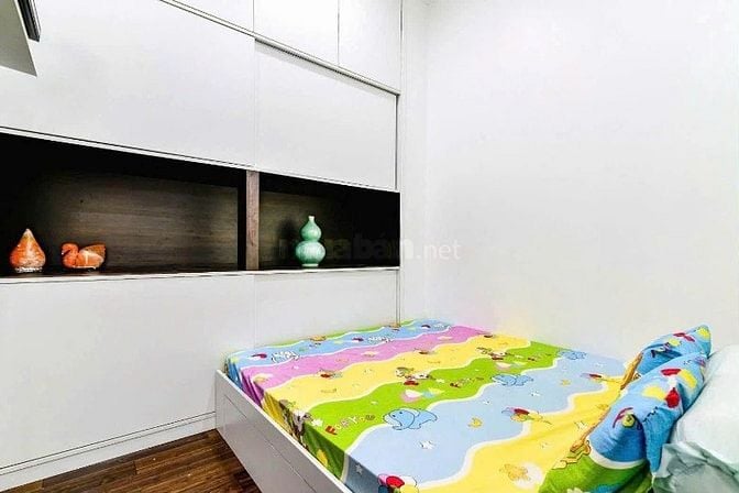  C/C cao cấp 2PN 80m2 giá 16tr/th nhà trống sẵn view ban công sân bay 