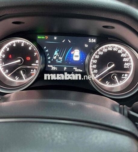 🚘 Toyota Camry 2.0Q Model 2023 - Trắng 5v km