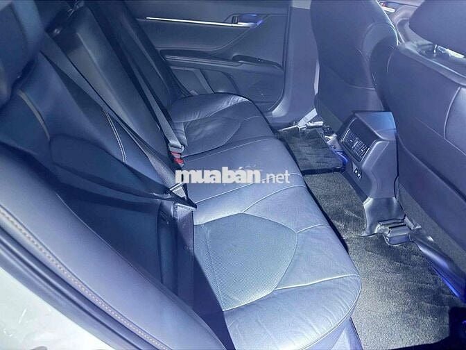 🚘 Toyota Camry 2.0Q Model 2023 - Trắng 5v km