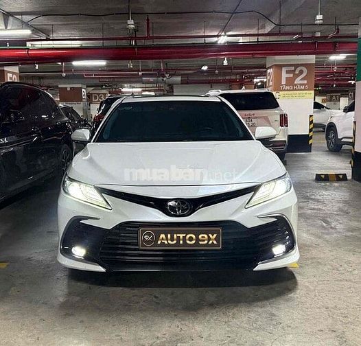 🚘 Toyota Camry 2.0Q Model 2023 - Trắng 5v km