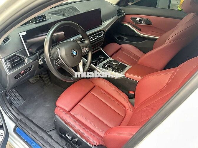 BMW 320i Sportline Model 2025 Trắng NT Đỏ 18000 km