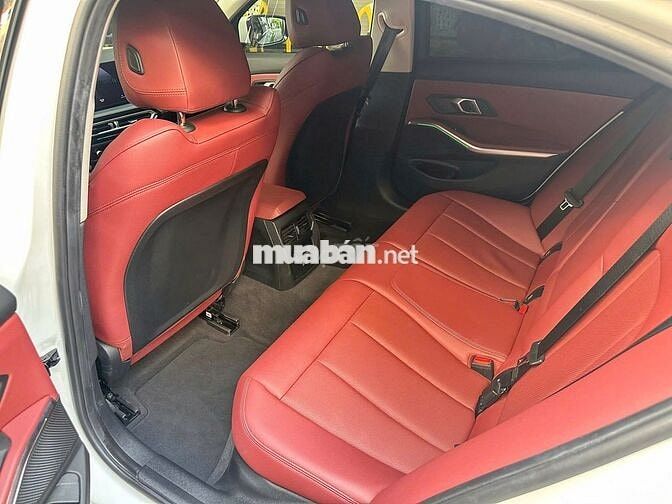 BMW 320i Sportline Model 2025 Trắng NT Đỏ 18000 km