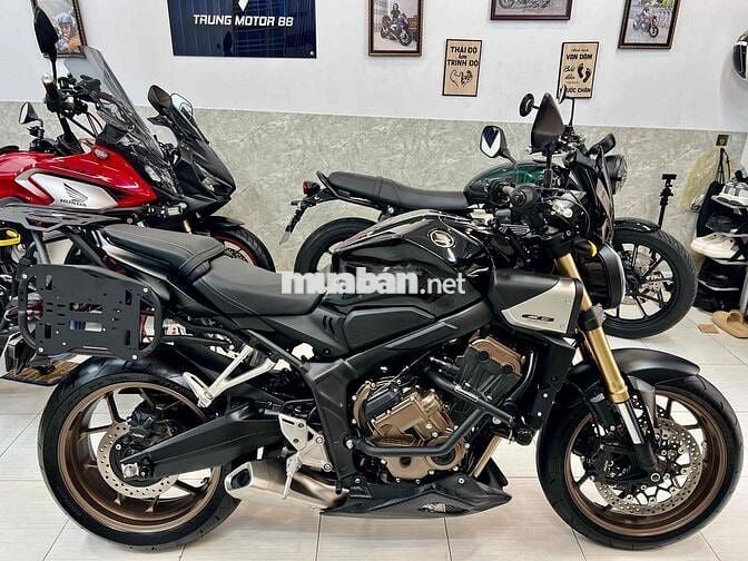 CB650R E-CLUTCH MODEL 2025 LIKE NEW BẢO HÀNH HÃNG