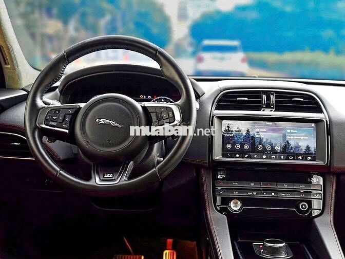 Jaguar F-Pace R-Sport 2019 siêu lướt độc nhất VN