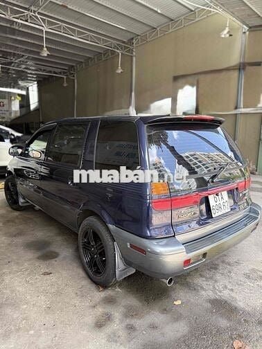 Mitsubishi Chariot Xanh đậm 7 chỗ
