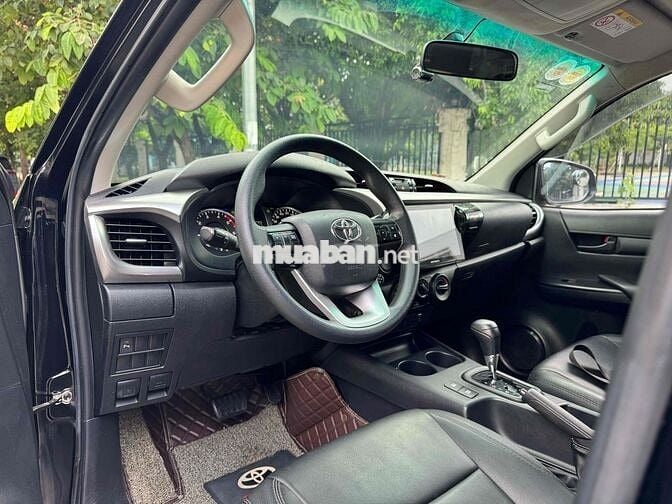 Toyota Hilux 2020 Số tự động 1 cầu, xe tại nhà