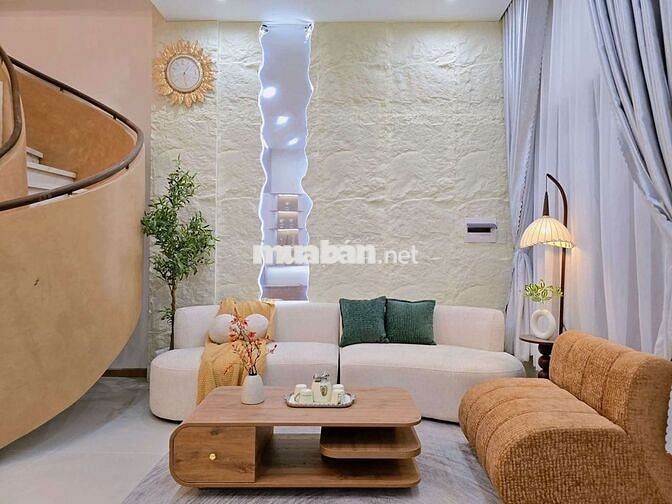 Cho thuê nhà 4PN có bể bơi Lê Đình Lý, kết nối sân bay và cầu Rồng