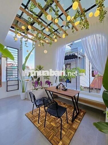Cho thuê nhà 4PN có bể bơi Lê Đình Lý, kết nối sân bay và cầu Rồng