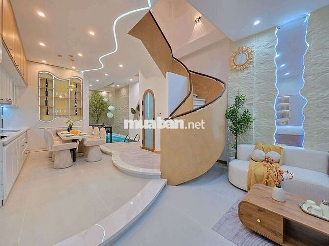 Cho thuê nhà 4PN có bể bơi Lê Đình Lý, kết nối sân bay và cầu Rồng