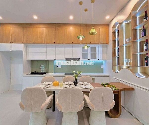 Cho thuê nhà 4PN có bể bơi Lê Đình Lý, kết nối sân bay và cầu Rồng