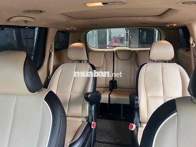 Kia Grand Sedona 7 chỗ Bạc Tự động Nhập khẩu