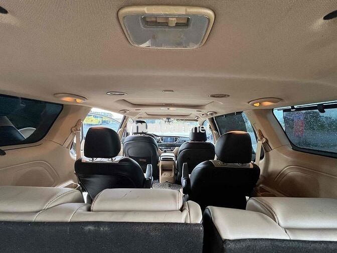 Kia Grand Sedona 7 chỗ Bạc Tự động Nhập khẩu