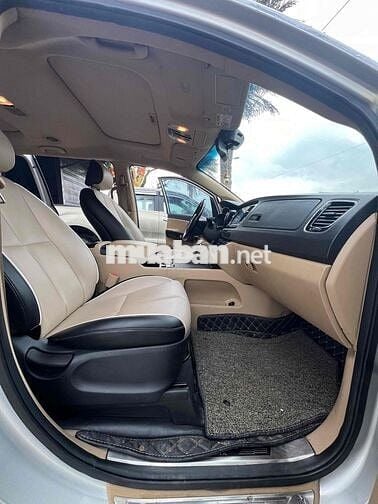 Kia Grand Sedona 7 chỗ Bạc Tự động Nhập khẩu