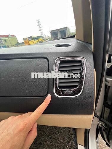 Kia Grand Sedona 7 chỗ Bạc Tự động Nhập khẩu