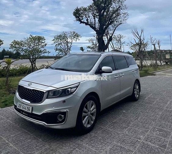 Kia Grand Sedona 7 chỗ Bạc Tự động Nhập khẩu