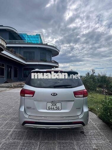Kia Grand Sedona 7 chỗ Bạc Tự động Nhập khẩu