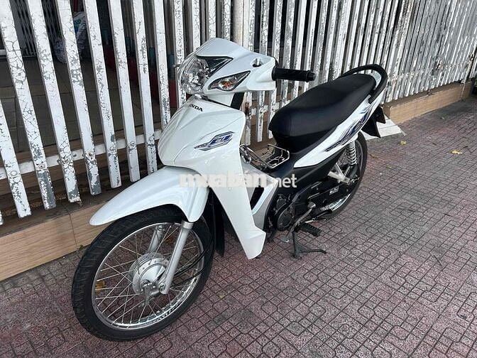 Honda Wave A110 2023 Trắng zin êm keng đẹp