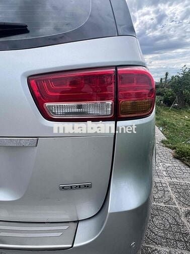 Kia Grand Sedona 7 chỗ Bạc Tự động Nhập khẩu