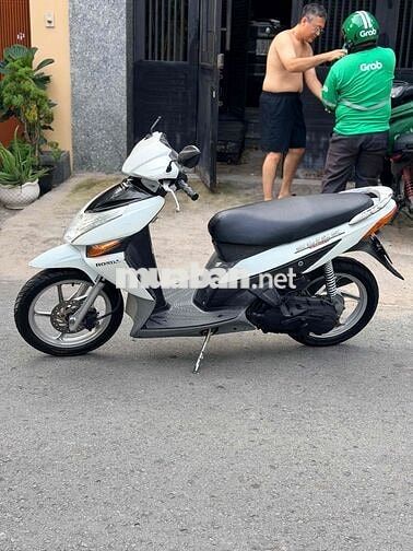 Honda Click Trắng 54-N7 8679