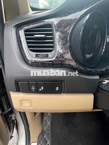 Kia Grand Sedona 7 chỗ Bạc Tự động Nhập khẩu