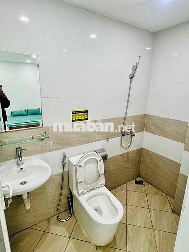 SIÊU PHẨM NGÃ BA PHỐ LỘC Ô TỖ ĐỖ CỬA Ở ĐƯỢC LUÔN GIẶT RIÊNG