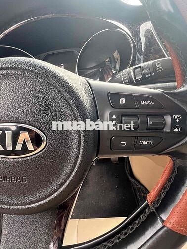 Kia Grand Sedona 7 chỗ Bạc Tự động Nhập khẩu