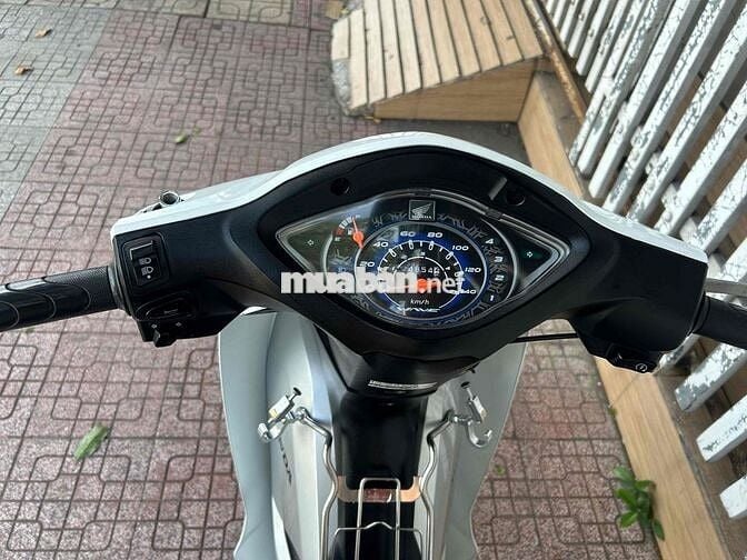 Honda Wave A110 2023 Trắng zin êm keng đẹp