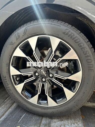 KIA Carnival Premium 2.2D Diesel 2023 Đen 8 chỗ