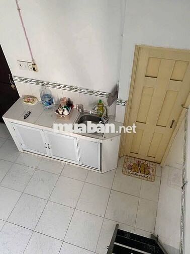 Nhượng phòng duplex ngay Ngã 4 Hàng Xanh