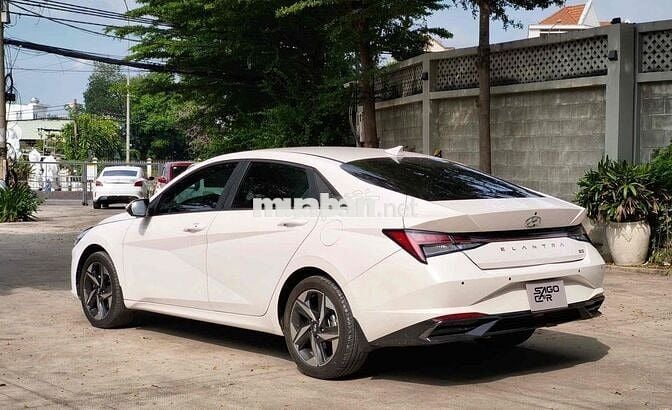 Hyundai Elantra 2024 2.0 Cao Cấp Trắng 20.000km