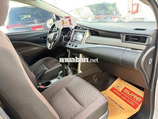 Toyota Innova 2023 Số sàn 55.000km Bạc