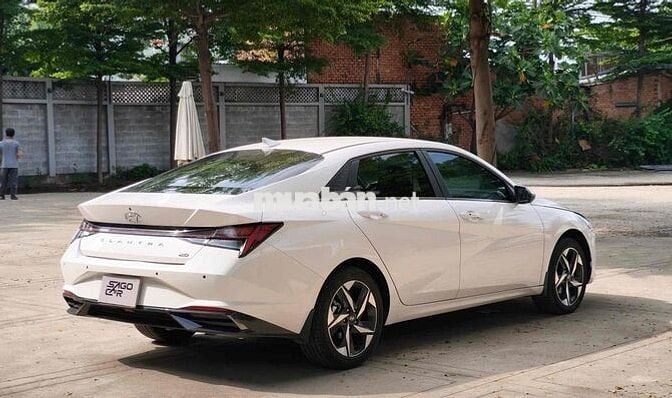 Hyundai Elantra 2024 2.0 Cao Cấp Trắng 20.000km