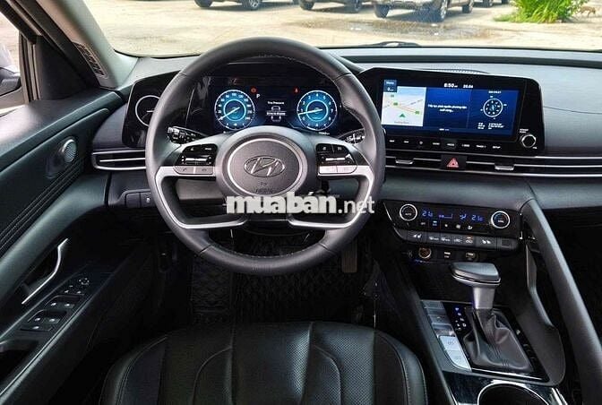Hyundai Elantra 2024 2.0 Cao Cấp Trắng 20.000km